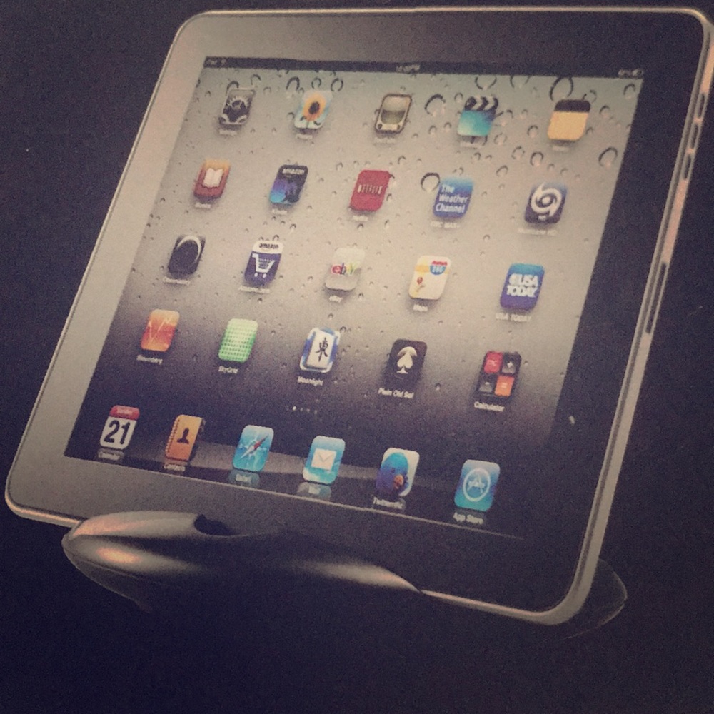 📱HYPE - Mobile & Tablet Speaker Stand | Black